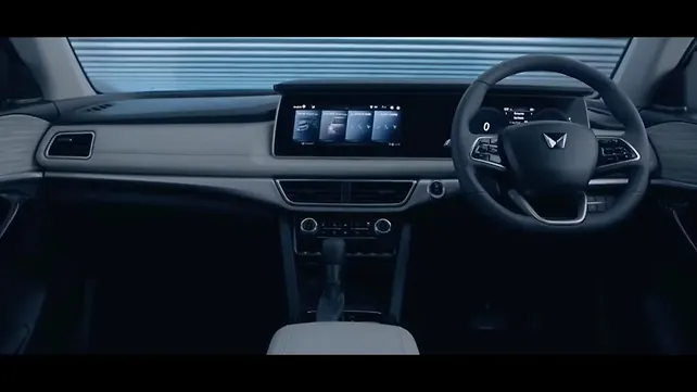 Mahindra introduces the brand-new XUV700 | CarTrade